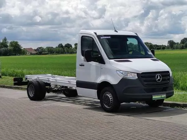 Mercedes-Benz Sprinter 519 CDI 3.0 LTR 6 CYL! Image 4