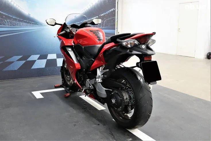 Honda VFR Image 5